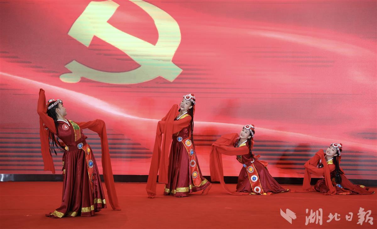 职场竞争激烈，你在找工作的时候是否会考虑退而求其次？游戏画面